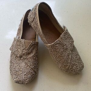 Toms Kids Alpargatas Rose Gold Floral Crochet Embroidered Toddler Size 11